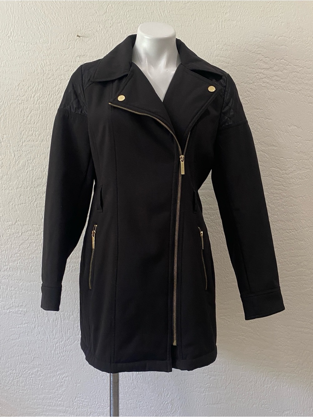 MICHALE KORS Black Asymmetrical Zip Women’s Coat sz MEDUIM